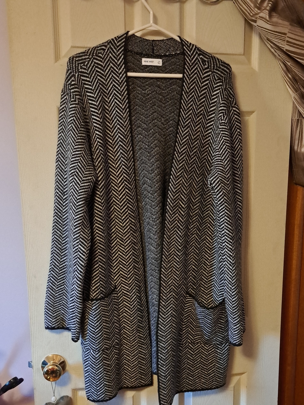 Nine West Black & White Chevron Open-Front Cardigan